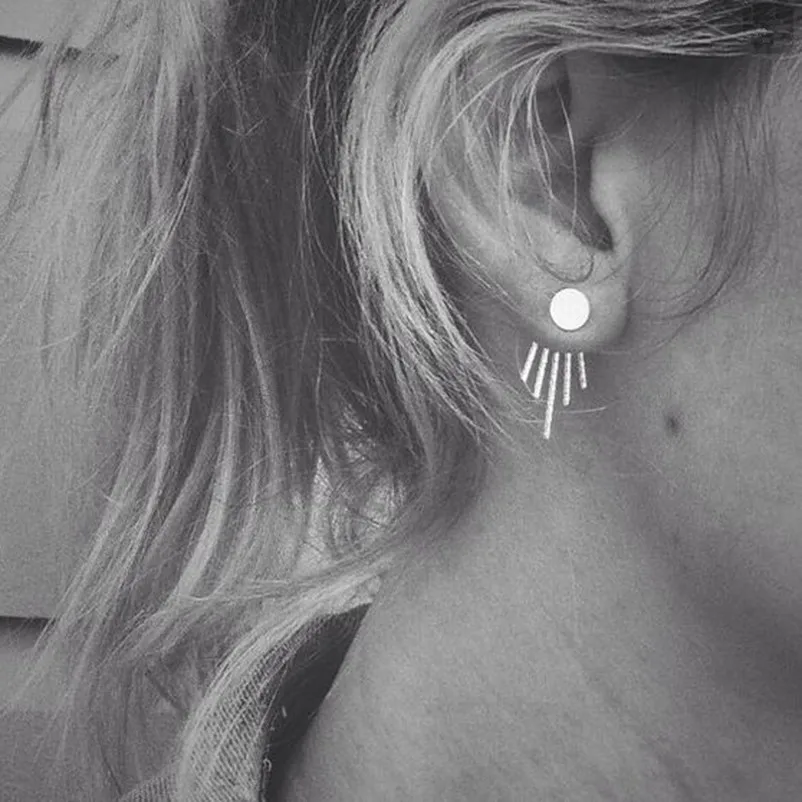 

SexeMara New Punk Glossy Geometric Radiation Bar Stud Earring for Women Minimalist Jewelry Gift Simple Bijoux Earrings For Women