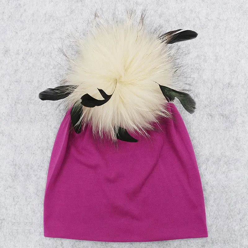 Женская шапка с помпоном из натурального меха, осенне-зимняя хлопковая шапка-маска, меховая шапка с помпон из меха енота, шапка с пером - Цвет: magenta 3