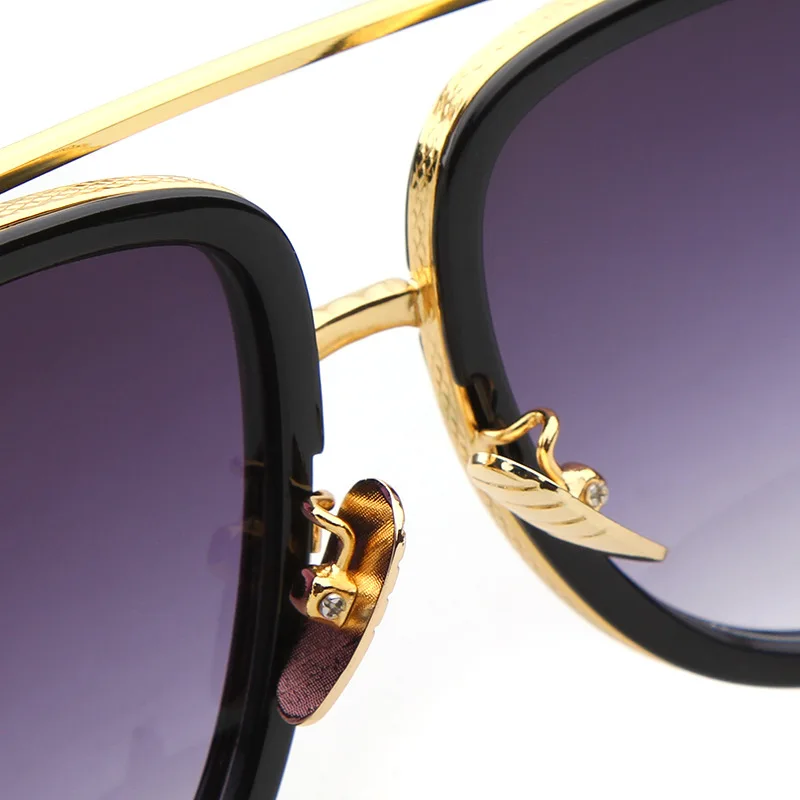 2803716161_1510330976 - 