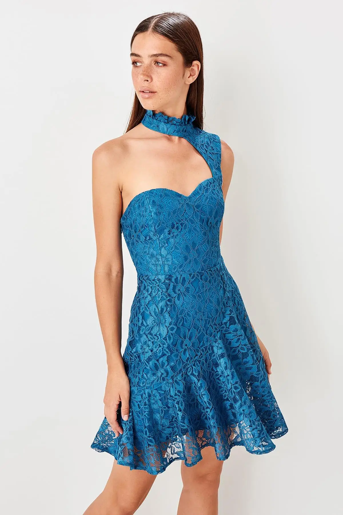 

Trendyol Oil Collar Detailed Lace Dress TPRSS19WU0027