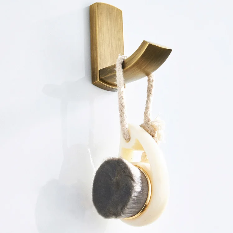 8832702704_1794871388