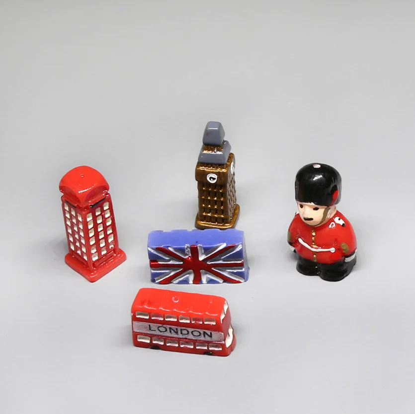 

Cute London Set Figurine Building Model Bus Post DIY Decor Miniature Fairy Garden Decoration Accessories Statue Resin Craft