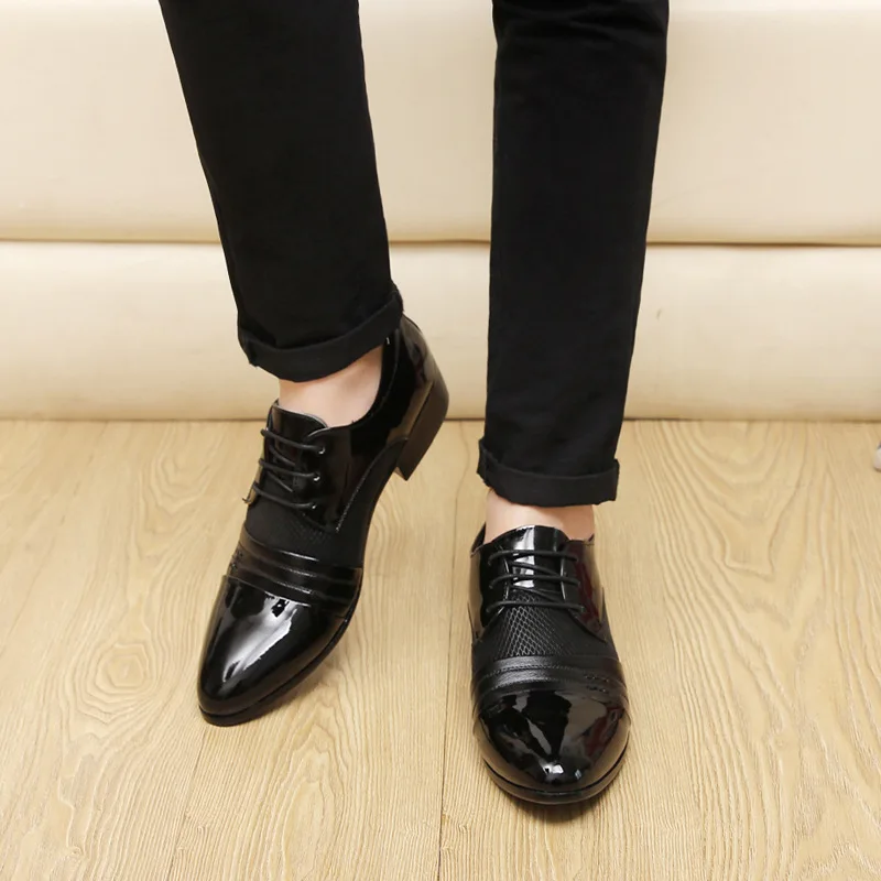 Мужская официальная обувь; дышащие Туфли-оксфорды с острым носком из лакированной кожи; Мужские модельные туфли в деловом стиле; кожаная обувь