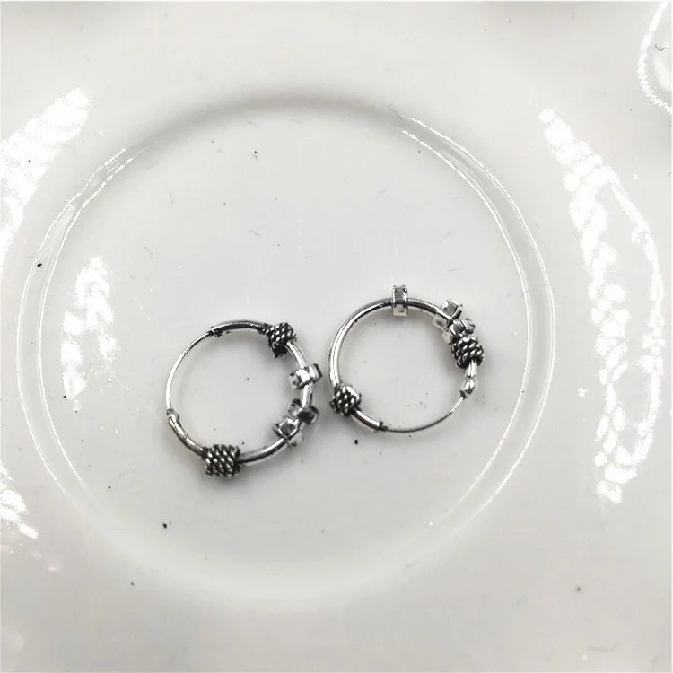 

Random Antique Silver Round Circle Hoop Earrings For Women Men Nail head rings Earrings Handmade Punk Brincos Piercing Jewelry