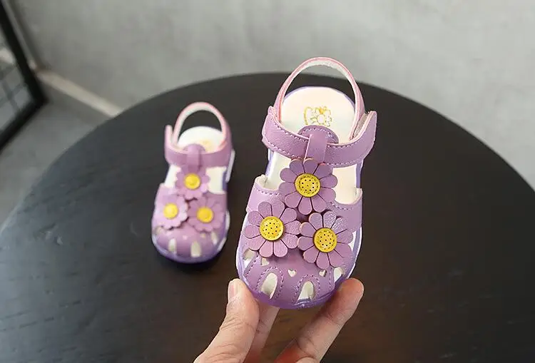 Сандалии для девочек светодиодный свет светящиеся детская полиуретановая обувь цветок Мода светодиодный сандалии с подсветкой для