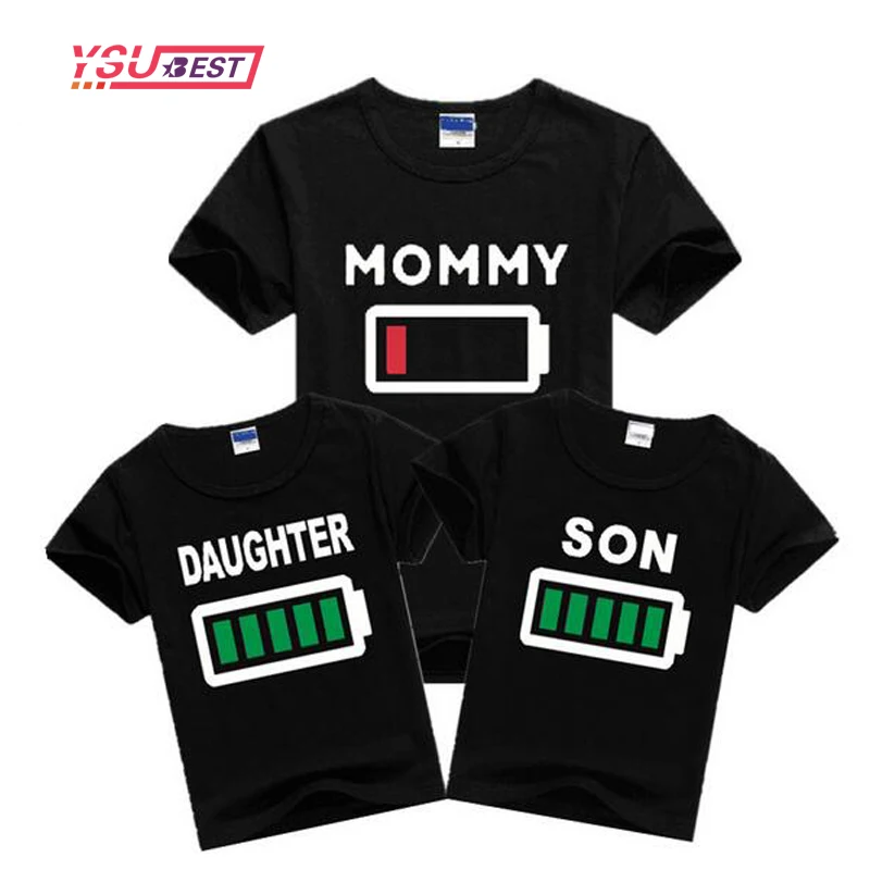 Summer Family Matching Clothes Print Battery Mother Daughter Daddy Son Outfits Short Sleeve T Shirt Baby Romper huismerk kopen in de aanbieding Summer Family Matching Clothes Print Battery Mother Daughter Daddy Son Outfits Short Sleeve T Shirt Baby Romper huismerk kopen in de aanbieding