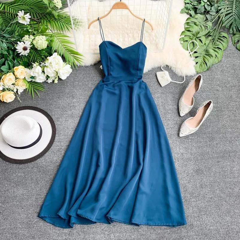 

2019 Women Sleeveless Spaghetti Strap Dress Casual V Neck Back Cross Strap Beach Dress Elegant High Waist Party Dress