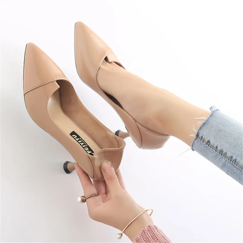 

2019 spring new fashion simple solid color high heel women trend comfortable soft and pointed casual single shoes.