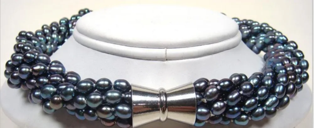 

Free Shipping >>>>> four strands natural tahitian black pearl necklace 18inch
