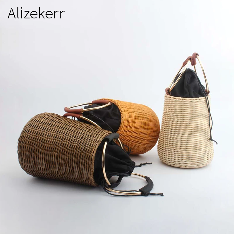 

Woven Straw Bag Handbag Women Barrel-Shaped Bucket Summer Beach Bag Girl Metalic Ring Handles Knitting Bohemian Handbag Wood