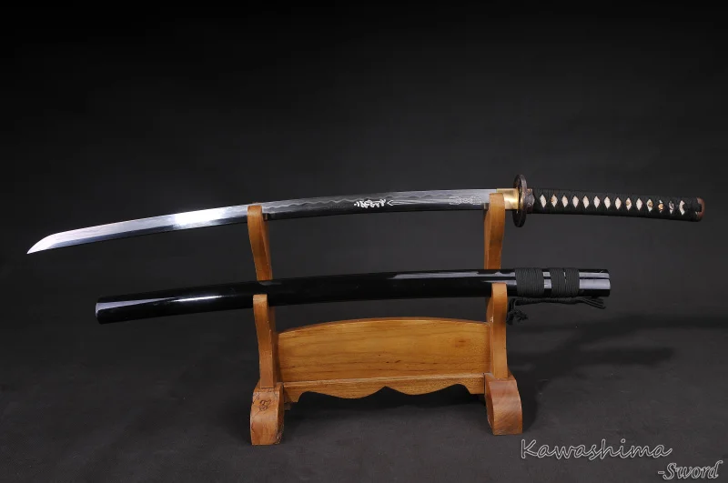 Grade A Katana Damasucs Folded Steel Clay Temper Blade Engraved Pattern Sharp Ready for Battle