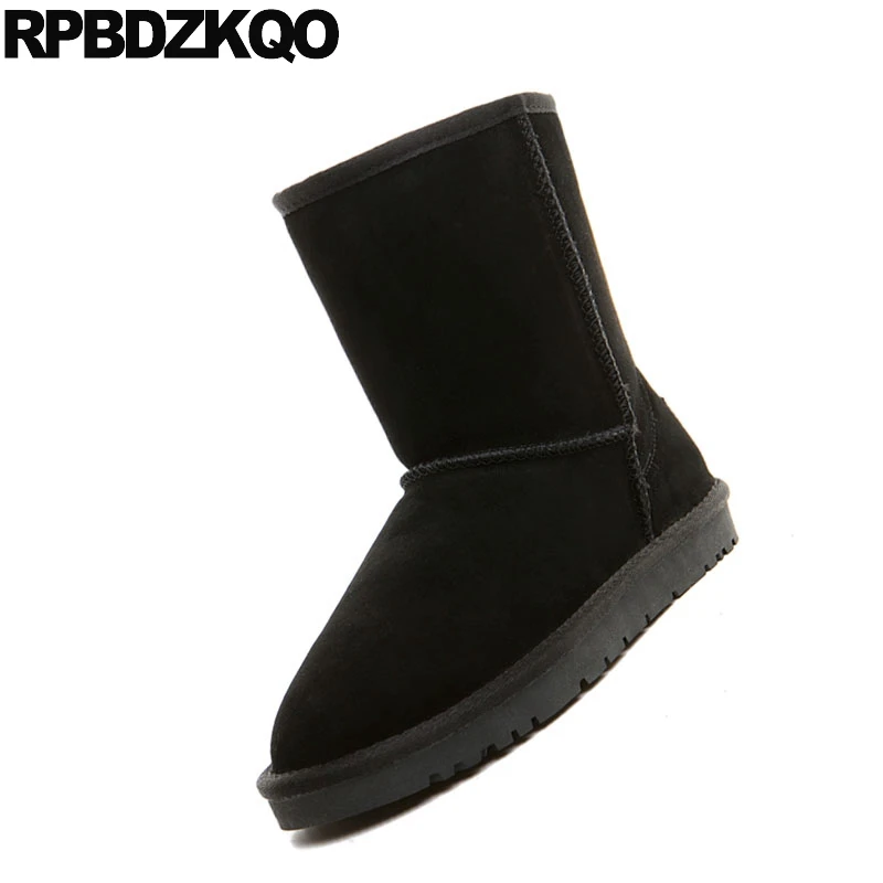 Дизайнерские замшевые черные мужские зимние ботинки теплые модные зимние ботинки до середины икры в австралийском стиле на плоской подошве, из искусственного меха, без шнуровки, Зимняя мужская обувь