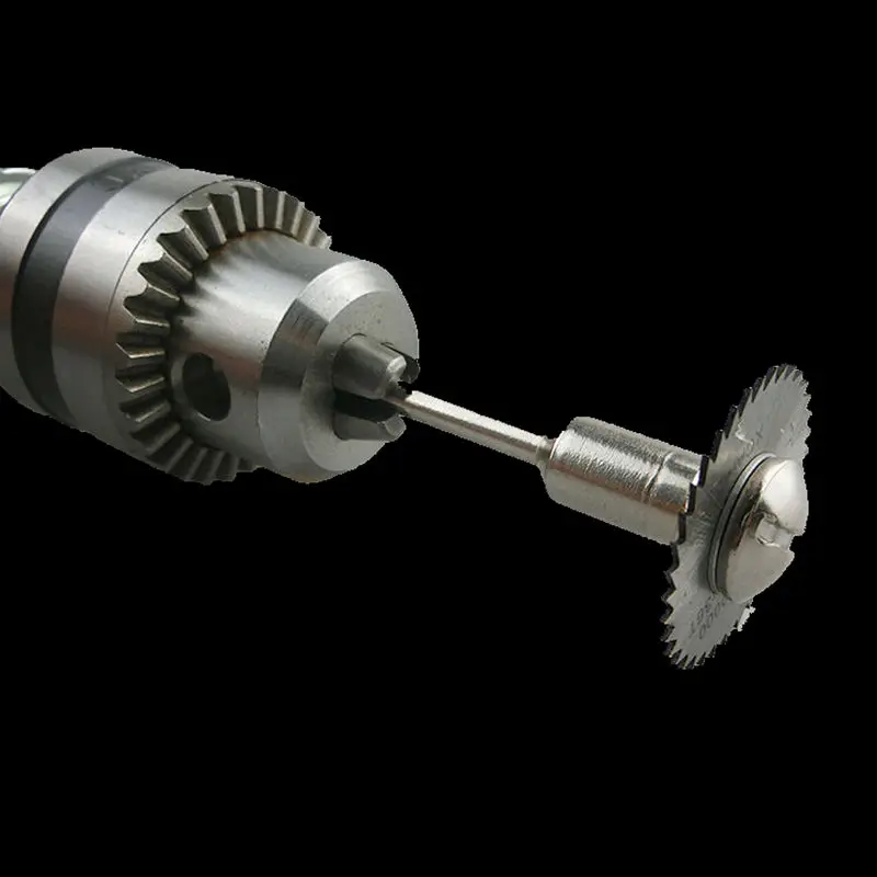Power tool center axis