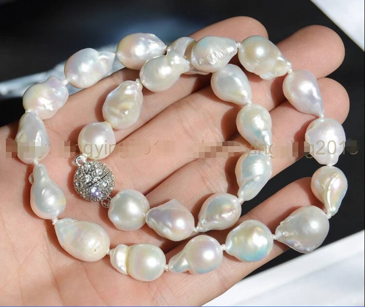 

Fast SHIPPINGNEW AAA+ SOUTH SEA WHITE BAROQUE PEARL NECKLACE 18" Rhinestone Magnet Clasp NEW
