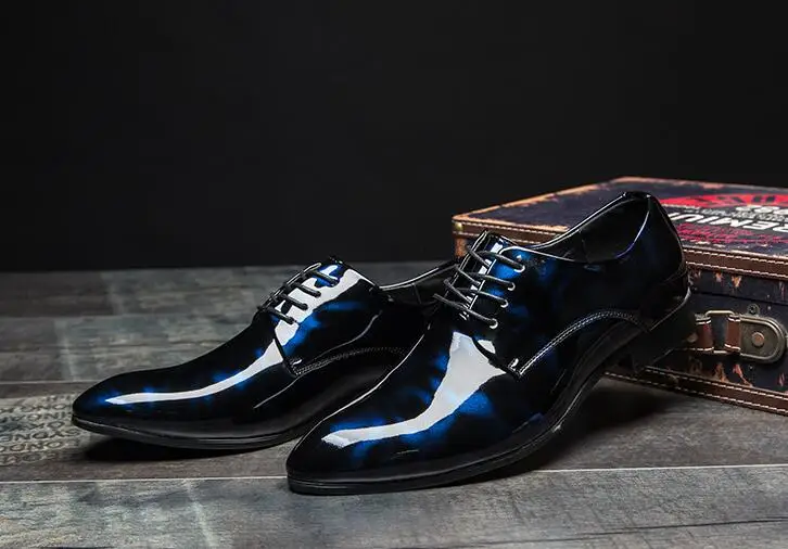 Лакированной кожи Для мужчин бизнес с острым носком Обувь мужские оксфорды Кружево на шнуровке Мужская Свадебная обувь модельные туфли большие размеры 47 48 H18