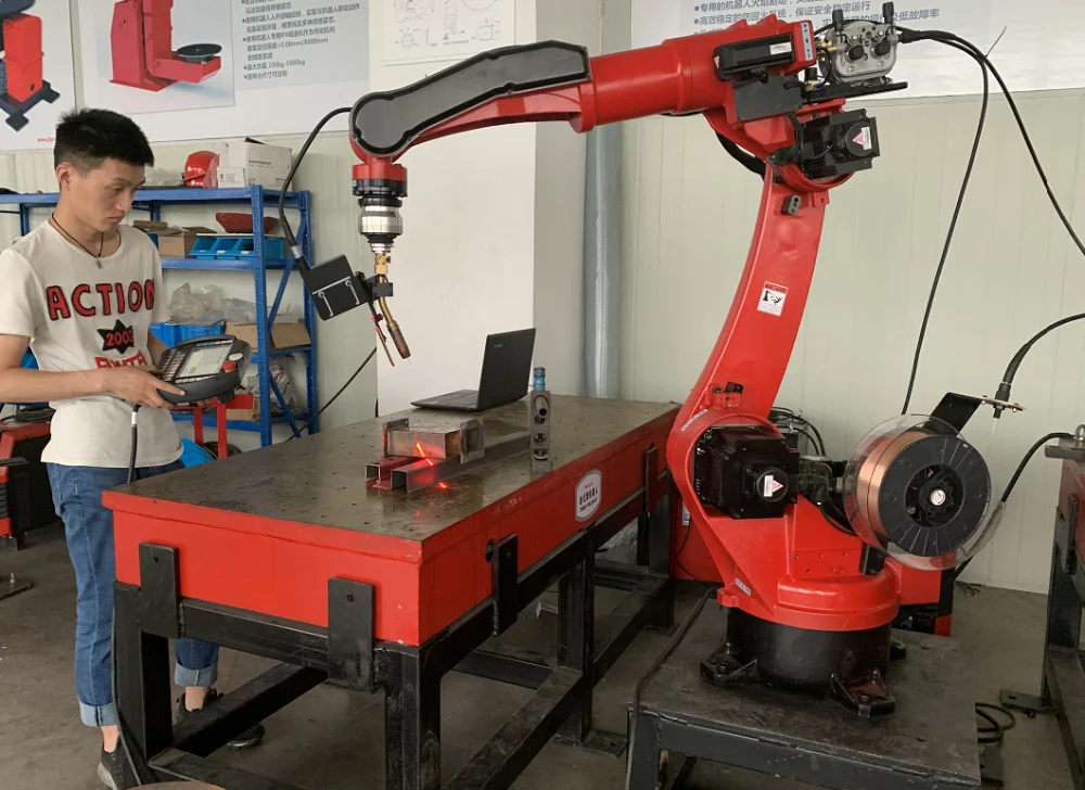 Сварочный робот TC1006A-200