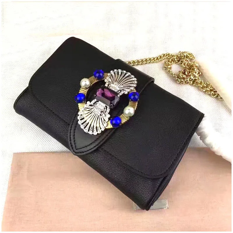 

Europe and the United States new diamond chain leather diamond lock bag Cross section the first layer leather leather bag