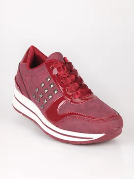 

Casual sneakers studded