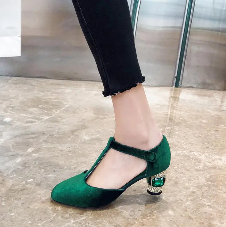 Stylesowner/Новое поступление года; весенние туфли-лодочки на высоком каблуке; свадебные туфли с Т-образным ремешком и драгоценными камнями; красивые модельные туфли