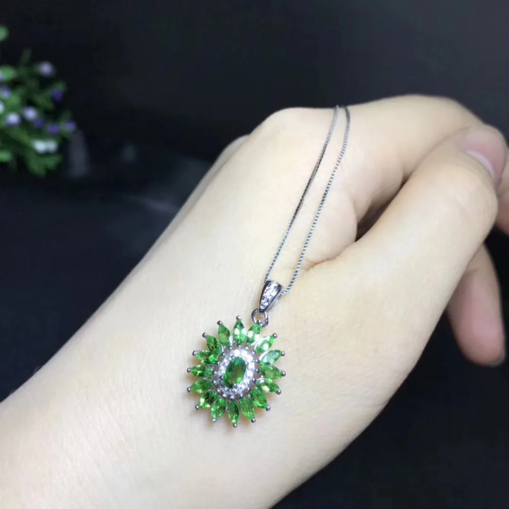 Naturel vert Tsavorite pendentif naturel vert grenat pendentif collier 925 en argent sterling éléga