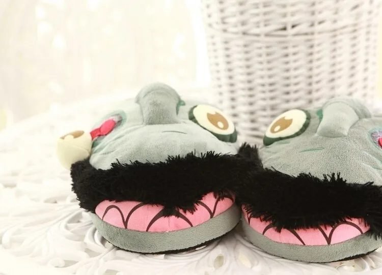 Free Shipping 1Pair Plush Zombie Slippers / Ravenous Zombie Warm Slippers ctx11 Home Halloween funny shoes gift 15