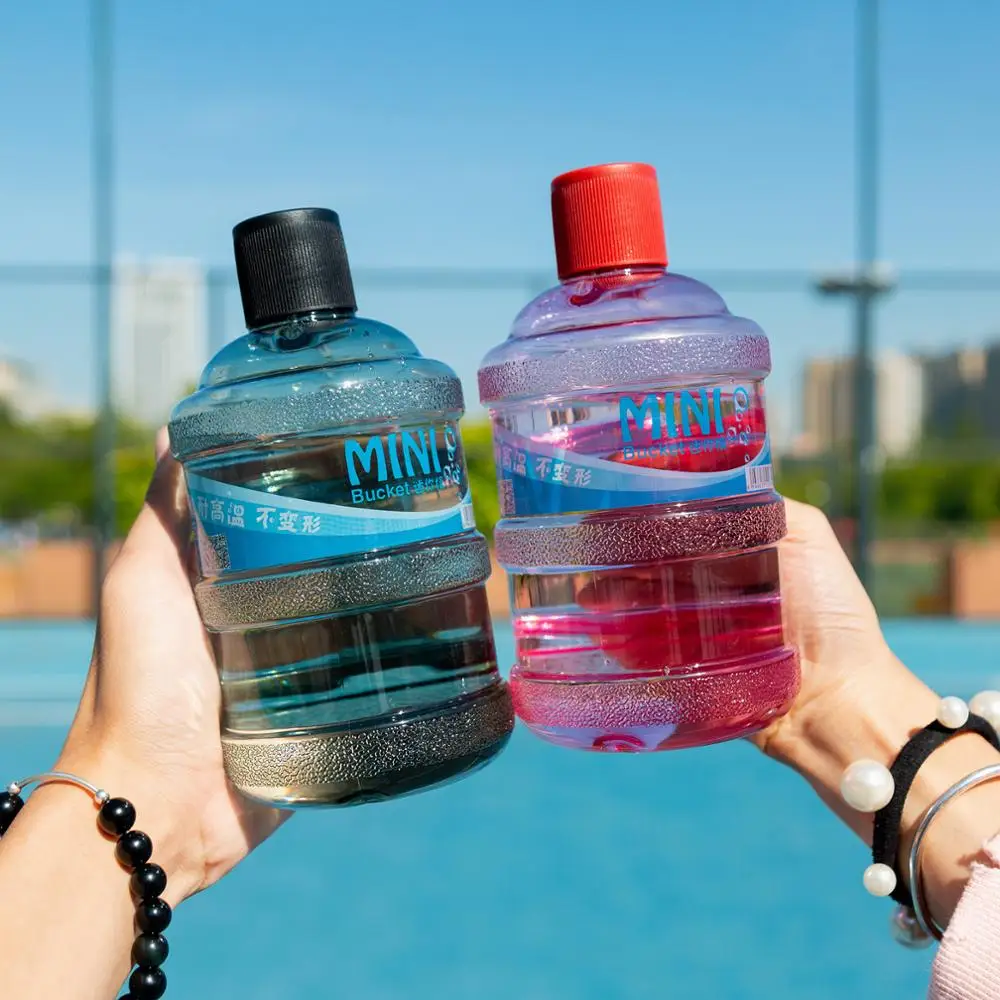 

630ML Creative Mineral Water Bottle Plastic Cup Summer Female Student Portable Large Capacity Water Bottle Leak-proof Hand Cup