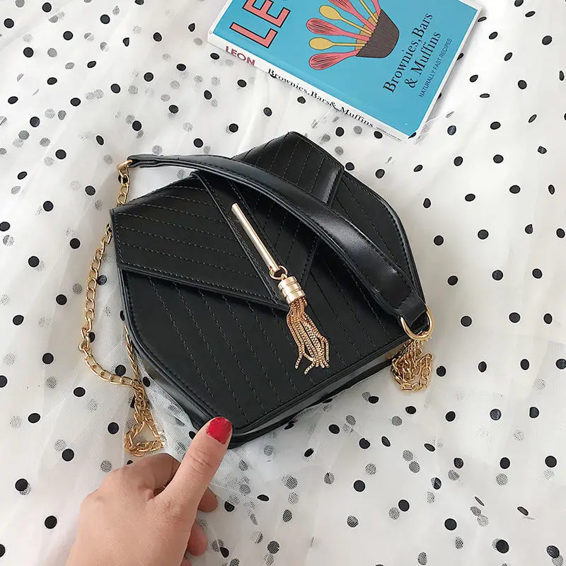 

Youbroer Fashionable Chain Advanced Texture Western Style Crossbody Bag Thread
