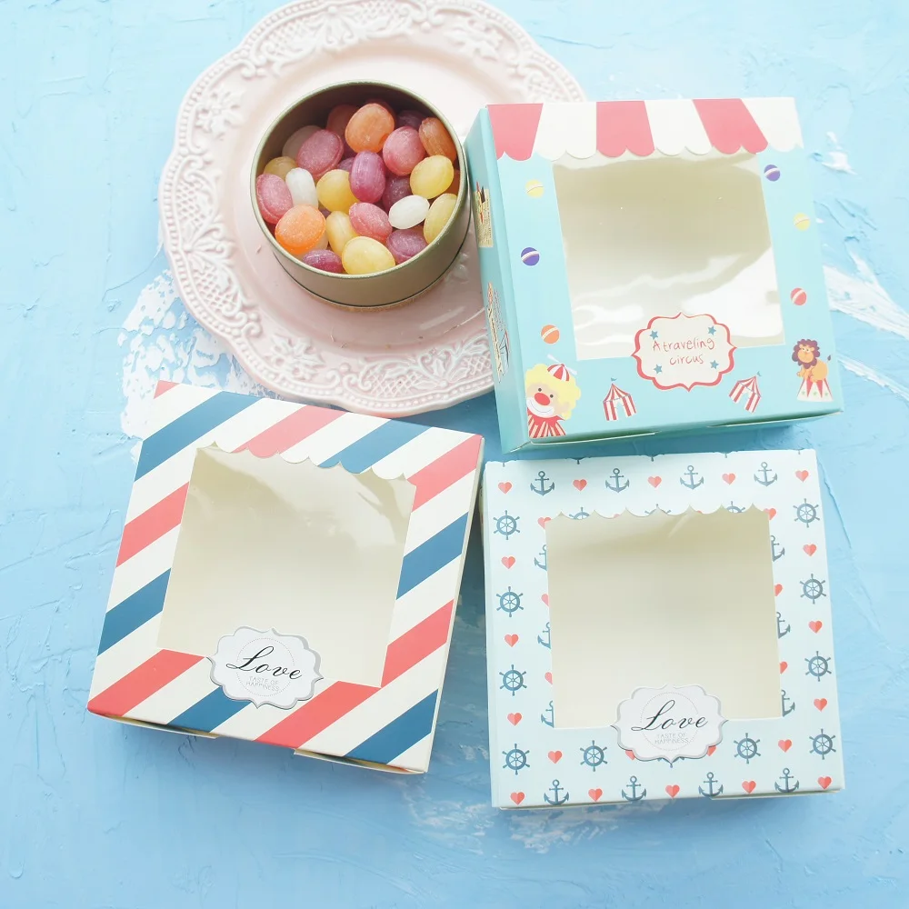 

14.3*14.3*4.7cm 30pcs travel in world design Paper Box with Window for candy Cookie chocolate gift Packaging Wedding Use