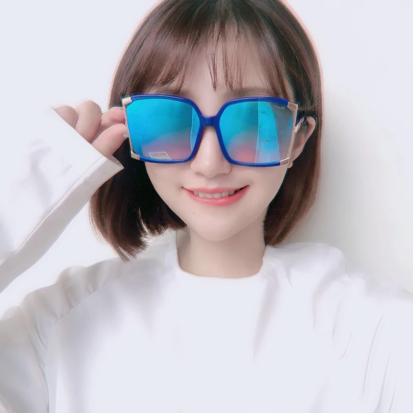 

Oversized Sunglasses Women Retro Brand Designer Gradient Sun Glasses Vintage luxury Shades Eyewear metal Flat angle frame UV400