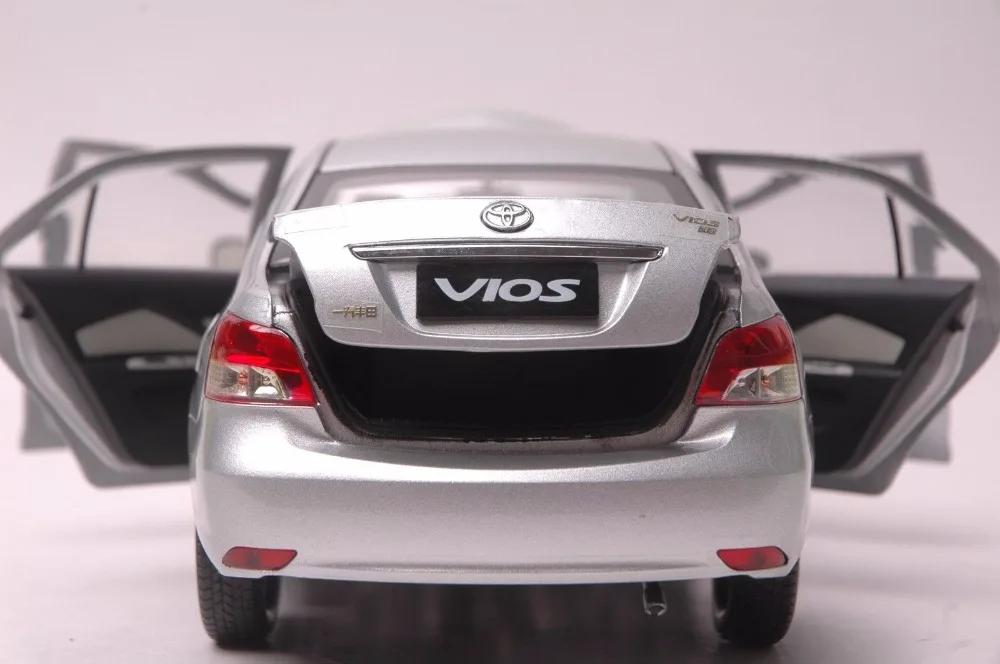 1:18 литая под давлением модель для Toyota Vios 2008 серебряный сплав игрушечный автомобиль миниатюрная коллекция подарок