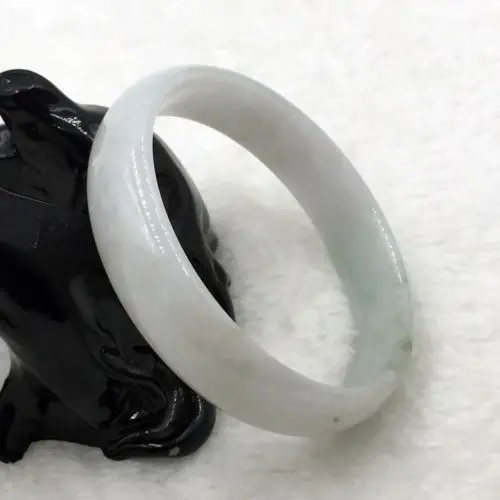 

02042 Certified Grade "A" Natural Green Jadeite Jade Gems Bangle Bracelet