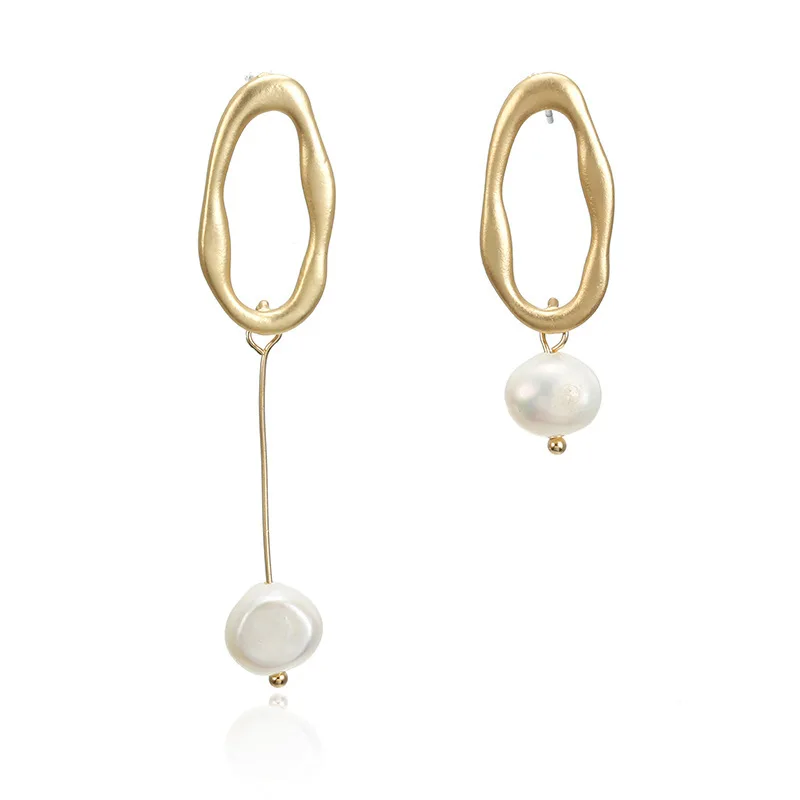 

2019 New Sale Aretes Simple Geometric Hollow Ellipse Long Earrings Left And Right Asymmetric Imitation Natural Freshwater Pearl