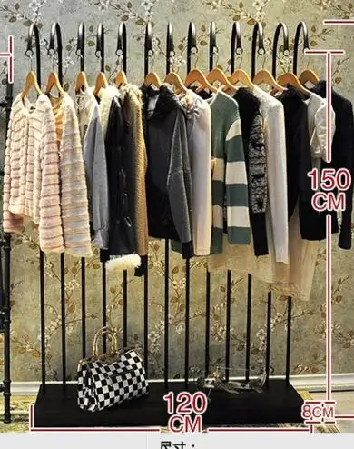 A clothing store display rack. Hang a hanger on the side of the wall.087