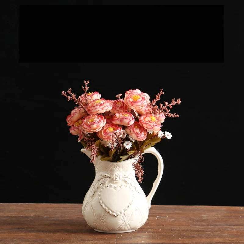 Европейская керамическая ваза, креативная модная керамическая ваза с ручкой, одинарная ваза для цветов, украшение дома, бежевый молочный кувшин, ваза