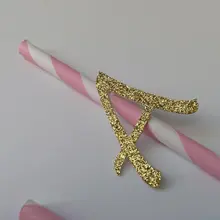 Дешевые индивидуальные инициалы блеск одна полосатая бумага звезда бумага соломинки-свадьба, помолвка, день рождения, ребенок душ, соломинки для чайной вечеринки