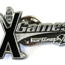 Изготовленный На Заказ X GAMES оловянный сплав и черная эмалированная булавка Лацкан шляпа куртка дешевые пользовательские металлические серебряные значки булавка
