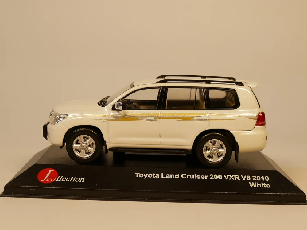J-коллекция 1:43 Toyota Land Cruiser 200 VXR V8 2010 литая модель автомобиля