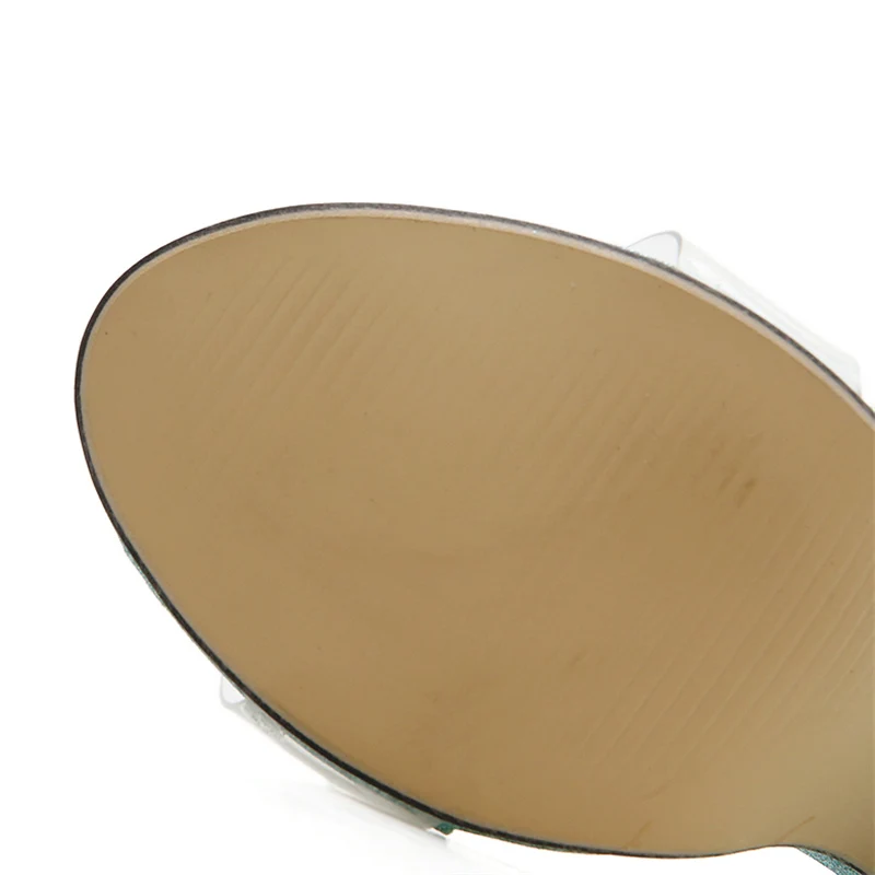 3F8A8279
