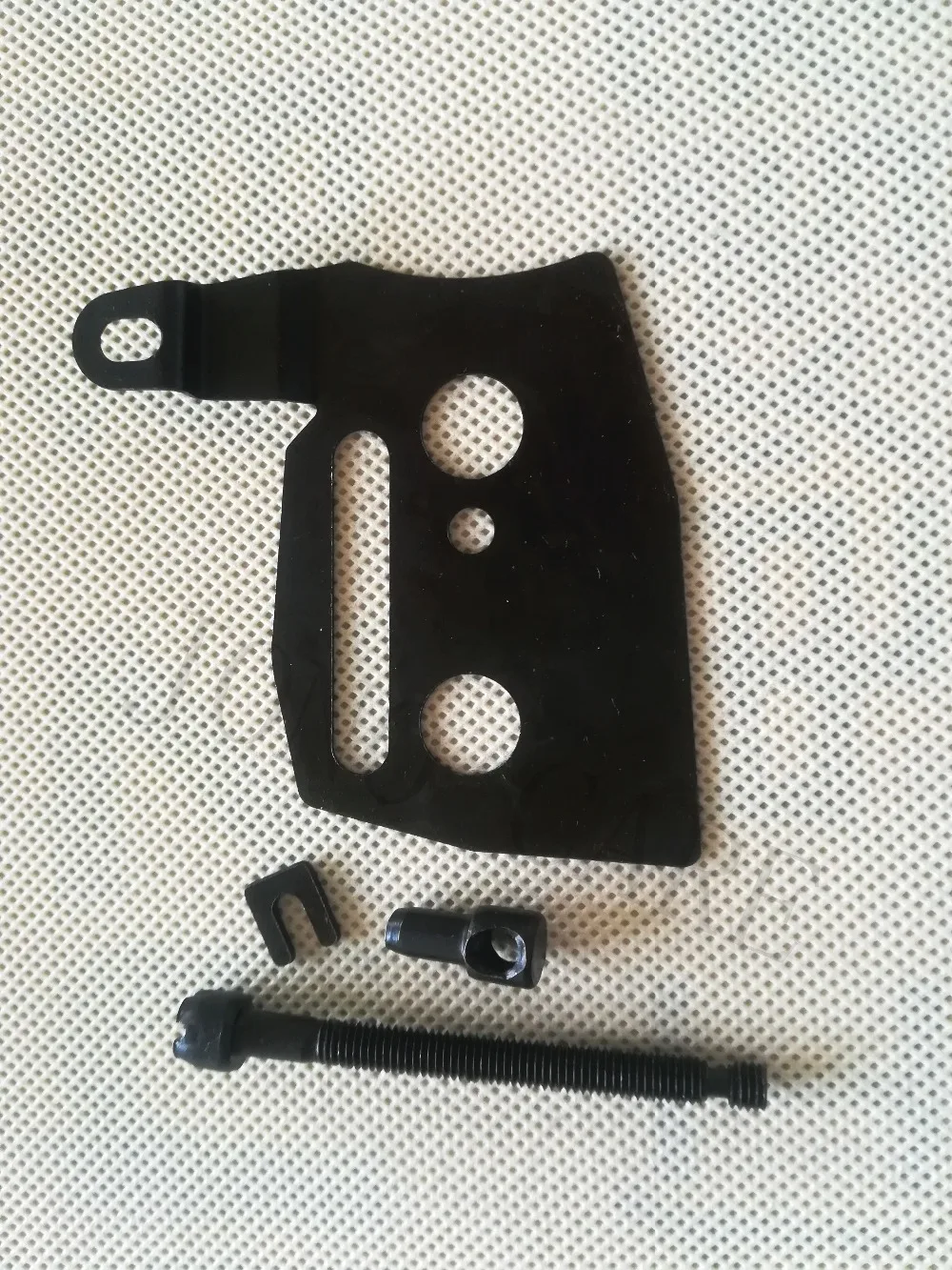 

Chainsaw Tension Adjuster Screw with bar inside guide plate for 45CC 52CC 58CC 4500 5200 5800 Chinese Chain Saw Spare Parts