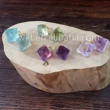 WT-E122 Новая Мода Крошечный Натуральный Необработанный камень флюорит шпильки Радужный флюорит Пирамида крошечные шпильки серьги