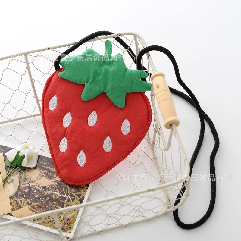 

2019 New fashion kids coin purse lemon girls one shoulder bags coin bags pouch children Strawberry purses