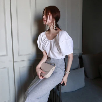 

2019 Women Loose Blouse Shirt Ladies Summer Short Puff Sleeve Casual Top O Neck Costume Solid Clothes Blusas Mulher Elegantes