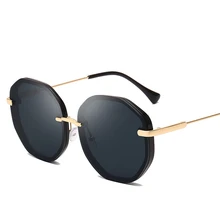 Summer Round Sunglasses Female Oversized Glasses 2019 Metal Large Frame Sunglasses Men And Women Gift Brand Design UV400 stylish flecky round frame and golden leg design sunglasses for women