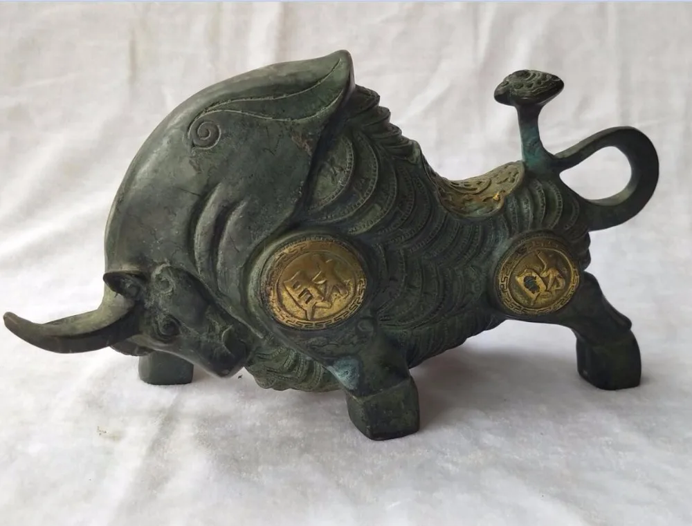 

Long 29 CM /11.7 INCH Antique collection chinese old bronze Bull sculpture home art decoration Metal OX statue Big Cow craft
