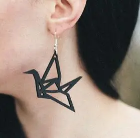 

New fashion 1 pair black and white colors Origami crane drop earrings personality for women girl bird earrings trendy jewelry