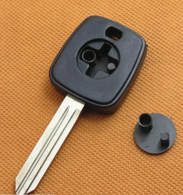 Nissan Transponder key shell (3)
