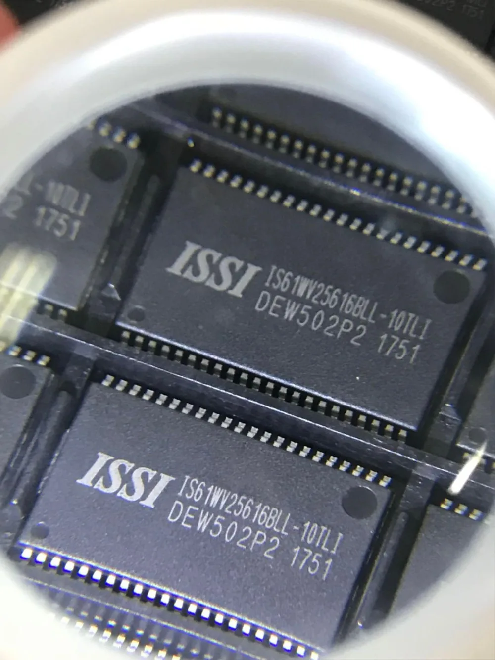 

IS61WV25616BLL-10TLI IS61WV25616BLL-10TL IS61WV25616BLL IS61WV25616 TSOP44