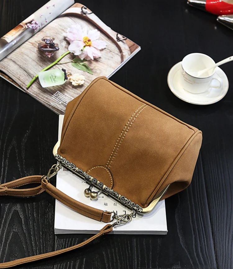 Women Shabby Chic  Shoulder Bag Lady Handmade Vintage Retro Chic Victorian Style Wedding Kiss Lock Handbag Bag (29)