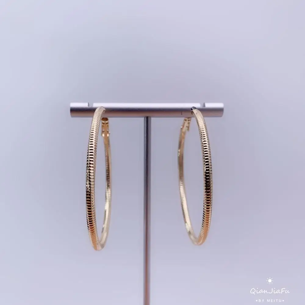 

GOLD EARRINGS FASHION JEWELRY EARRINGS WEDDING PARTY GIFTS FEMALE ACCESSORIES GOOD QUALITY