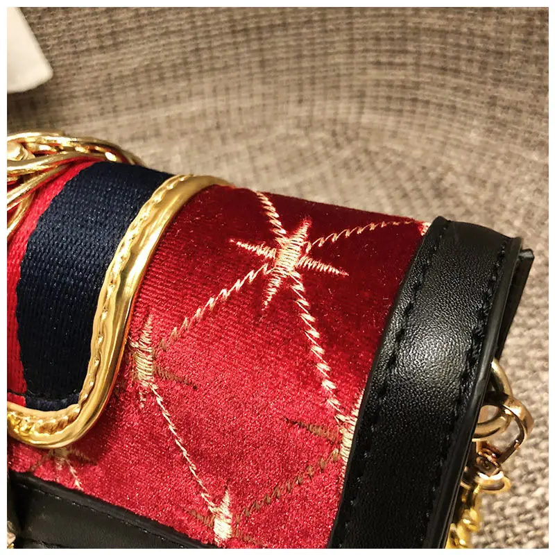  (11)